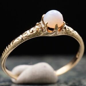c.1880 Victorian White Opal Solitaire Ring 10k Solid Yellow Gold Belcher Setting